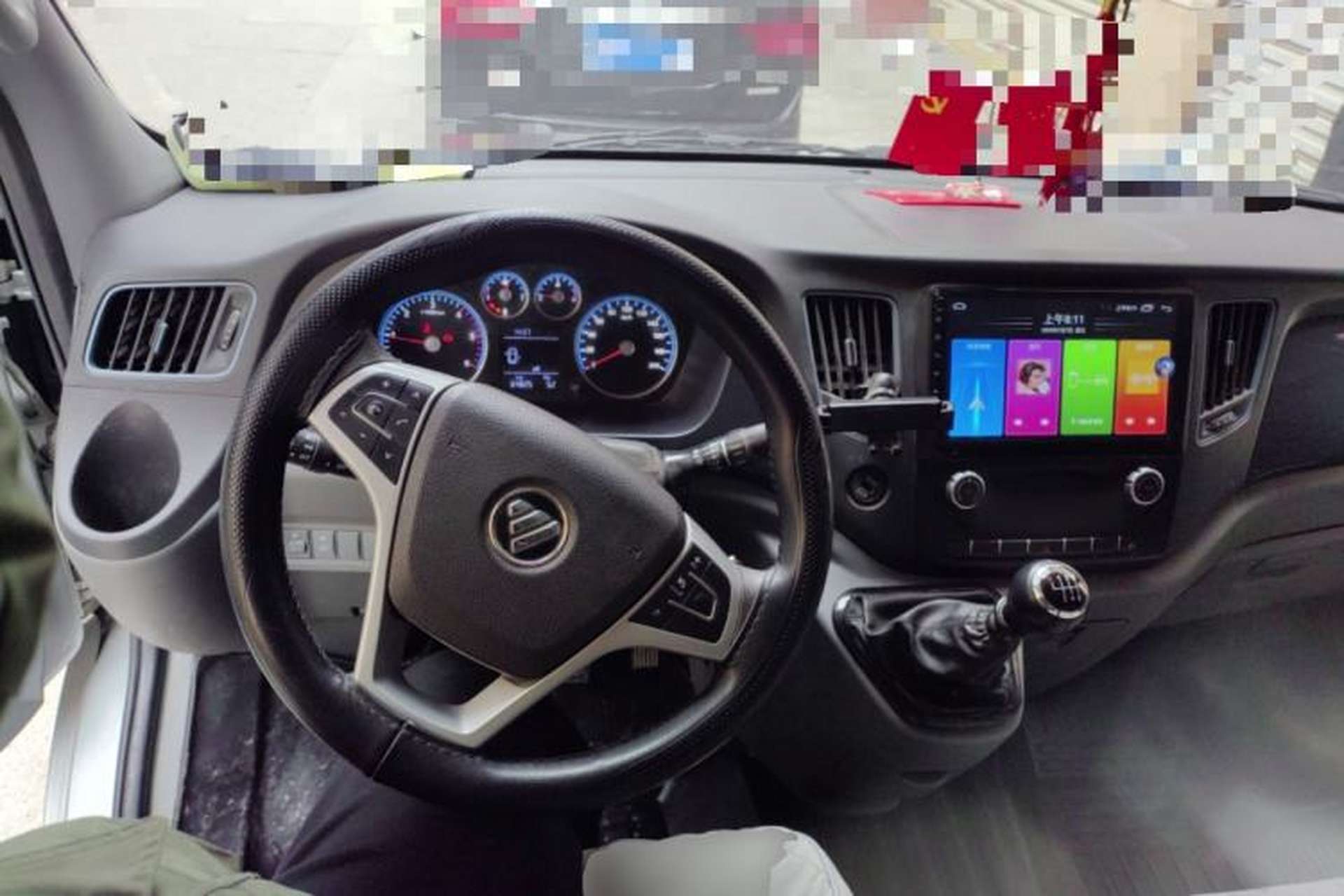 Used Foton Toano 2023 Joy Elephant Multi-Function Model Cummins 2.8T Manual Transmission Long Wheelbase Mid-Roof Design Rear Single Tire—Available in 5/6/7/9-Seater Configurations Steering Wheel
