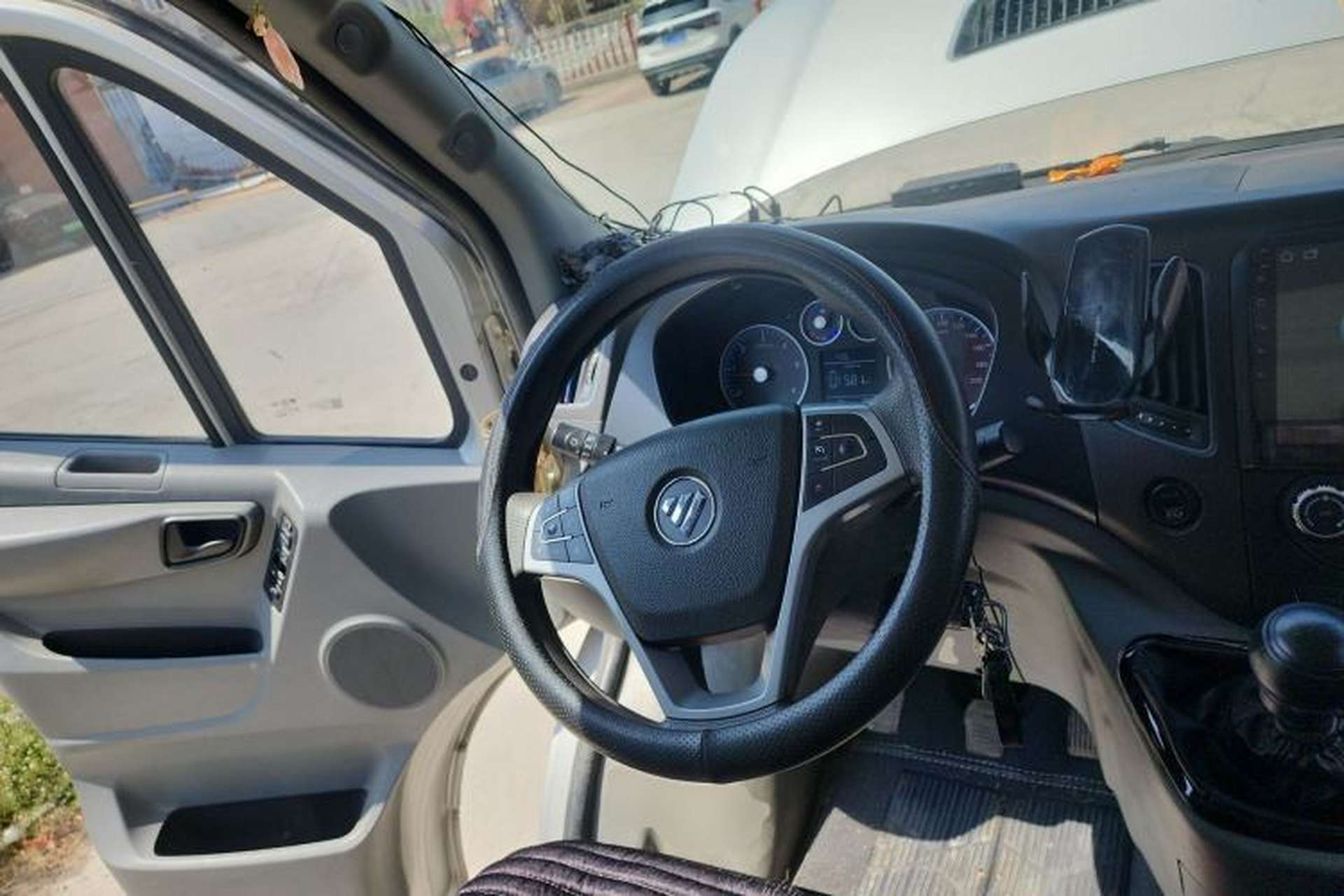 Used Foton Toano 2023 Cummins 2.8T Manual Jixiang Van Long Wheelbase Ultra-High Roof Rear Dual Tires 3-Seater Steering Wheel
