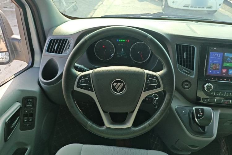 Used Foton Toano 2023 2.0T Automatic Jixiang Long-Wheelbase Mid-Height Rear Single Tire 7/9-Seater Steering Wheel