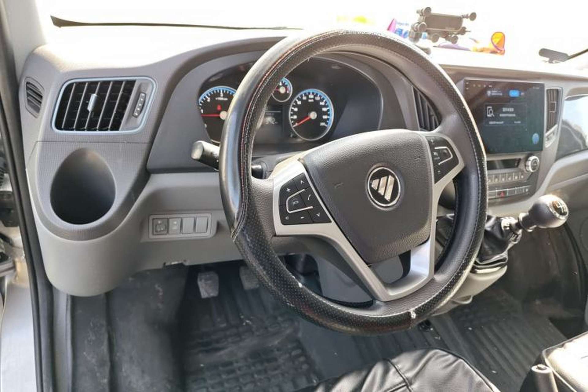 Used Foton Toano 2023 Joy Elephant Van 2.0T Manual Transmission Extended Wheelbase Ultra-High Roof Rear Single Tire 3-Seater Steering Wheel