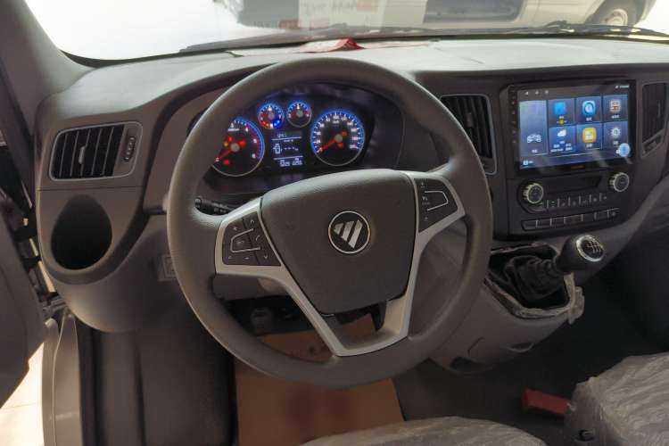 Used Foton Toano 2023 2.0T Manual Jixiang Van Long Wheelbase Mid-Height Rear Single Tire 3-Seater Steering Wheel