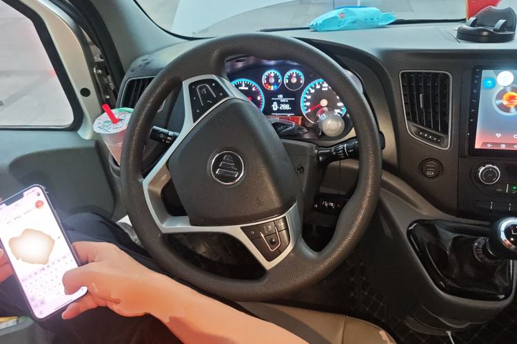 Used Foton Toano 2023 Cummins 2.8T Manual Jixiang Multi-Function Long-Wheelbase Mid-Roof Model with Rear Dual Tires Available in 7/9-Seater Configurations Steering Wheel