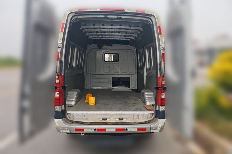 Used Foton Toano 2023 Joy Elephant Van 2.0T Manual Long Wheelbase Mid-Roof Design Rear Single Tire 3-Seater Trunk