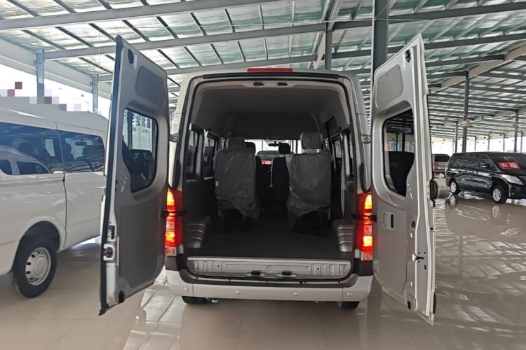 Used Foton Toano 2023 Urban Edition Multi-Function 2.0T Manual Short Wheelbase Mid-Roof Rear Single Tire – Available in 5/6/9-Seater Configurations Trunk