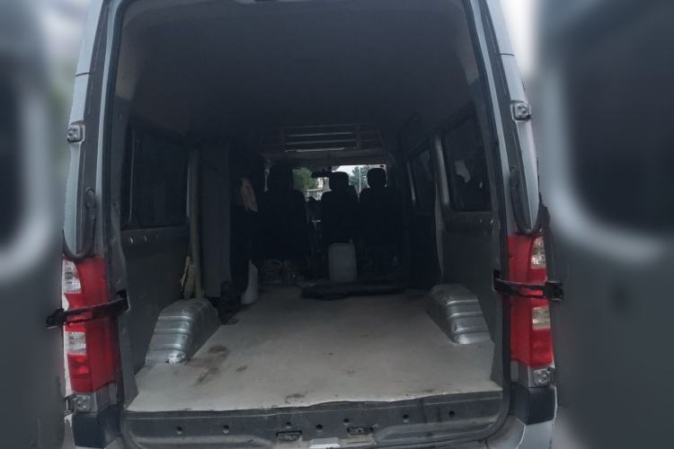 Used Foton Toano 2023 2.0T Automatic Jixiang Multi-Function Long-Wheelbase Mid-Height Rear Single Tire – Available in 6/7/9-Seater Configurations Trunk