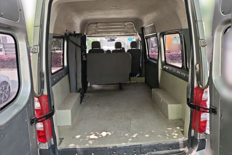 Used Foton Toano 2023 Joy Elephant Multi-Function 2.0T Manual Long-Wheelbase Mid-Roof Model with Single Rear Tire Available in 5/6/7/9-Seater Configurations Trunk