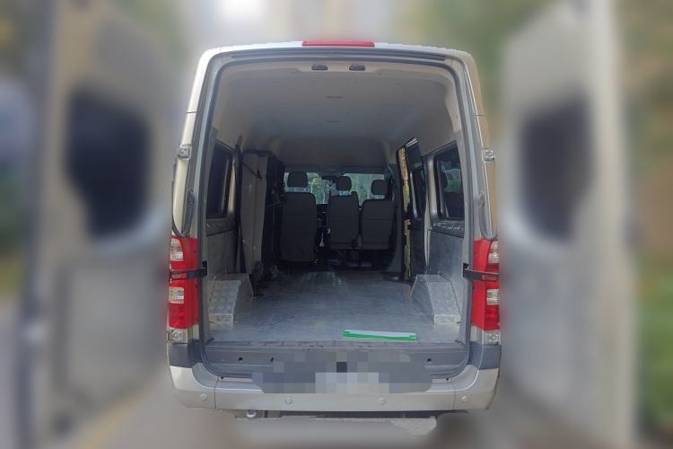 Used Foton Toano 2023 Joy Elephant Multi-Function 2.0T Manual Long-Wheelbase Mid-Roof Model with Single Rear Tire Available in 5/6/7/9-Seater Configurations Trunk