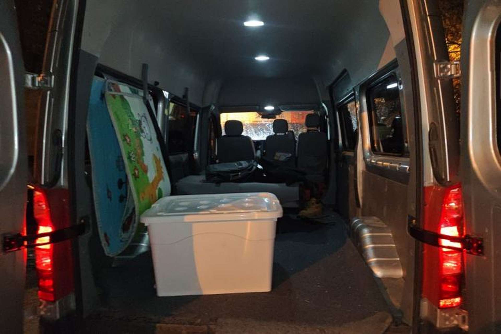 Used Foton Toano 2023 Joy Elephant Multi-Function 2.0T Manual Long-Wheelbase Mid-Roof Model with Single Rear Tire Available in 5/6/7/9-Seater Configurations Trunk