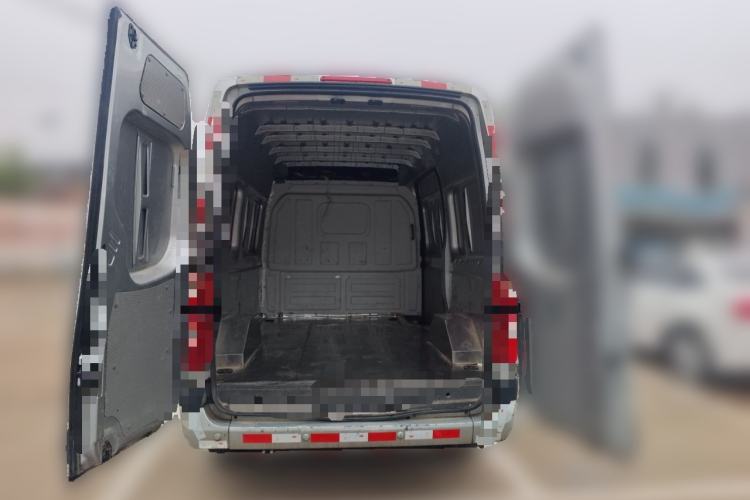 Used Foton Toano 2023 Joy Elephant Van 2.0T Manual Long Wheelbase Mid-Roof Design Rear Single Tire 3-Seater Trunk