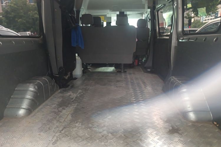 Used Foton Toano 2023 Joy Elephant Multi-Function 2.0T Manual Long-Wheelbase Mid-Roof Model with Single Rear Tire Available in 5/6/7/9-Seater Configurations Trunk
