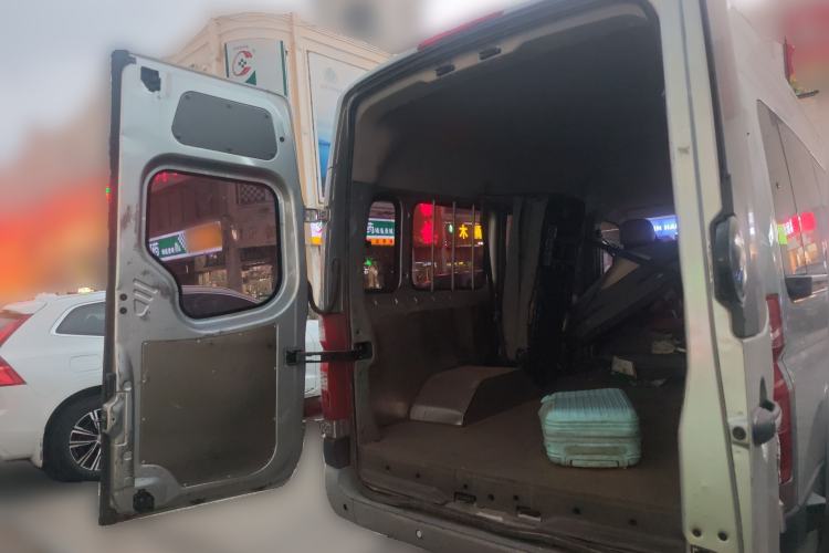 Used Foton Toano 2023 Cummins 2.8T Manual Jixiang Multi-Function Long-Wheelbase Mid-Roof Model with Rear Dual Tires Available in 7/9-Seater Configurations Trunk
