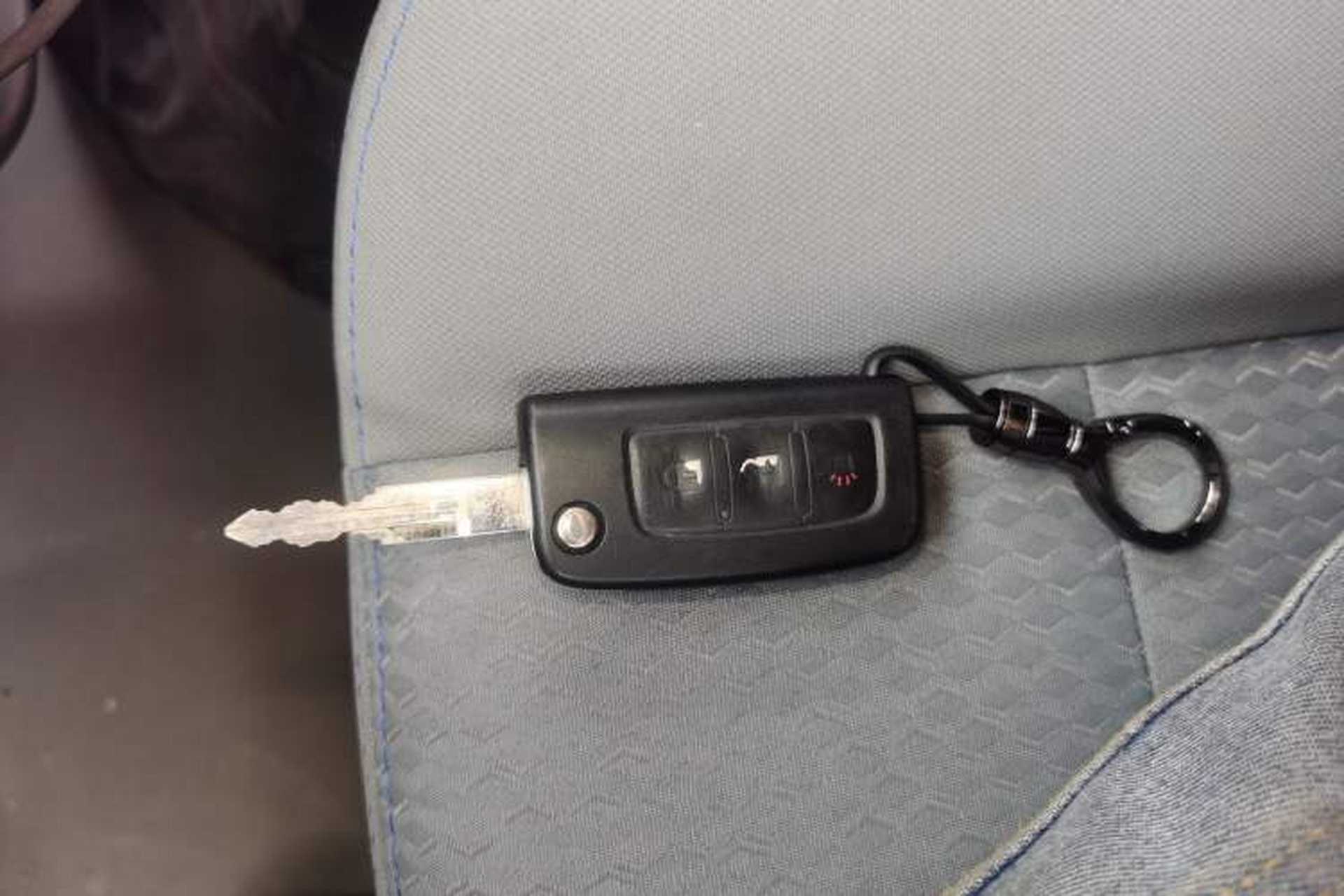 Used Foton Toano 2023 2.0T Manual Urban Version Short Wheelbase Low Roof with Single Rear Tire Available in 5/6/9-Seater Configurations Vehicle Key