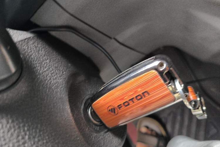 Used Foton Toano 2023 2.8T Manual Jixiang Long Wheelbase Mid-Top with Rear Dual Tires 7/9 Seats Vehicle Key