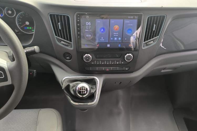 Used Foton Toano 2023 Joy Elephant Multi-Function 2.0T Manual Long-Wheelbase Mid-Roof Model with Single Rear Tire Available in 5/6/7/9-Seater Configurations Audio And AC Panel