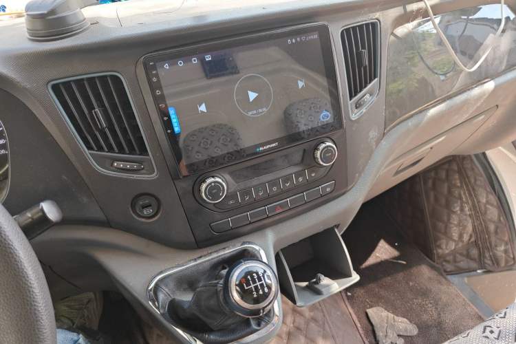 Used Foton Toano 2023 2.8T Manual Jixiang Van Extended Wheelbase Mid-Height Roof Rear Dual Tires 3-Seater Audio And AC Panel