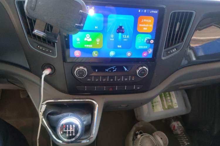 Used Foton Toano 2023 Joy Elephant Multi-Function 2.0T Manual Long-Wheelbase Mid-Roof Model with Single Rear Tire Available in 5/6/7/9-Seater Configurations Audio And AC Panel