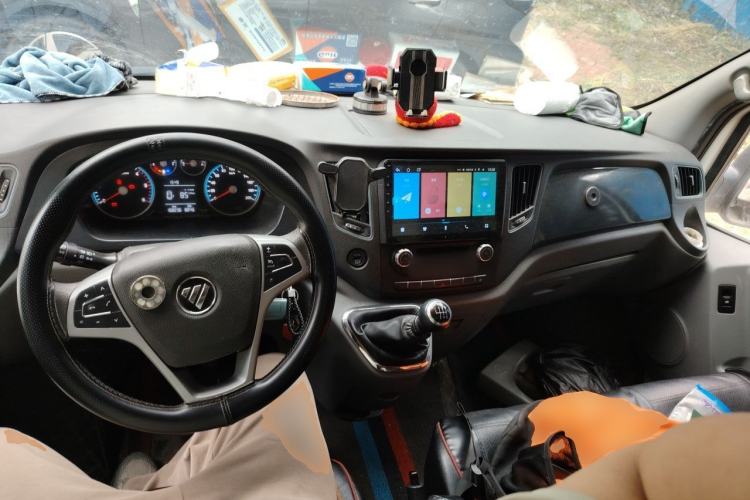 Used Foton Toano 2023 2.5T Manual Jixiang Van Extended Wheelbase Ultra-High Roof with Rear Dual Tires 3-Seater Center Console