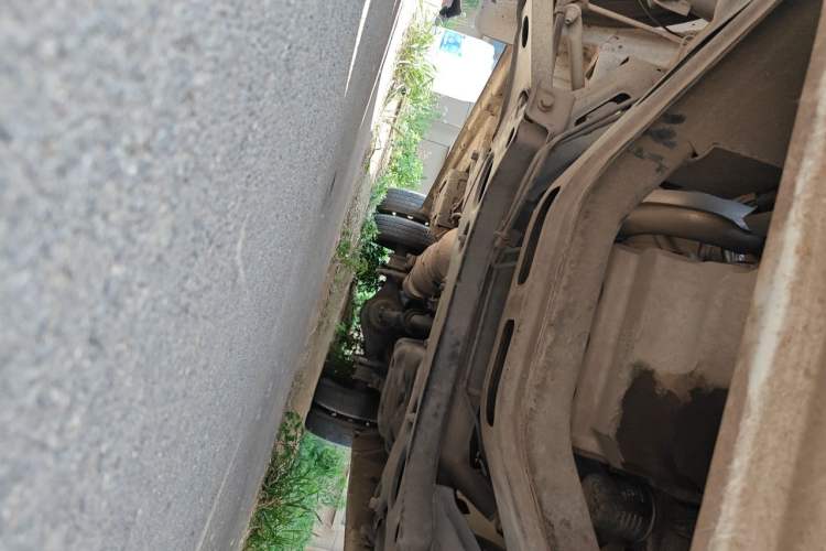 Used Foton Toano 2023 2.8T Manual Jixiang Van Extended Wheelbase Mid-Height Roof Rear Dual Tires 3-Seater Chassis Front
