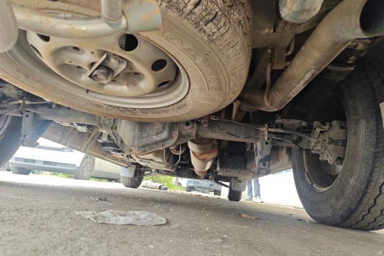 Used Foton Toano 2023 2.0T Automatic Jixiang Long-Wheelbase Mid-Height Rear Single Tire 7/9-Seater Chassis Rear