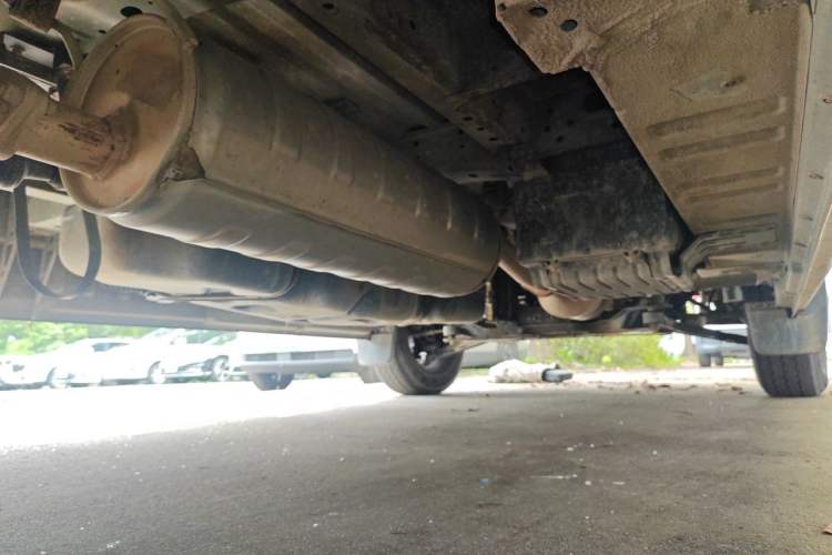 Used Foton Toano 2023 2.0T Automatic Jixiang Long-Wheelbase Mid-Height Rear Single Tire 7/9-Seater Chassis Rear Right
