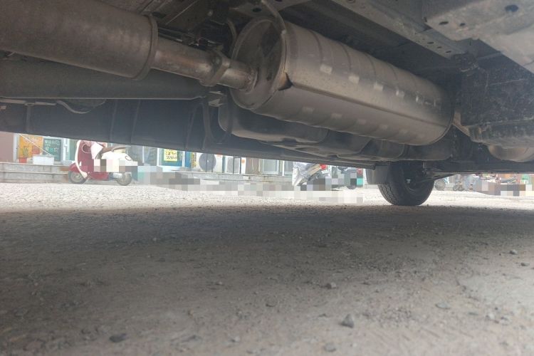 Used Foton Toano 2023 2.0T Automatic Jixiang Long-Wheelbase Mid-Height Rear Single Tire 7/9-Seater Chassis Rear Right