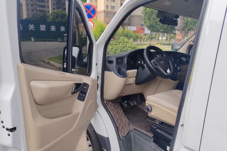 Used Foton Toano 2023 2.0T Manual Jixiang Long Wheelbase Mid-Top Rear Single Tire 7/9-Seater Driver Seat