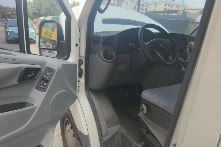 Used Foton Toano 2023 2.0T Automatic Jixiang Long-Wheelbase Mid-Height Rear Single Tire 7/9-Seater Driver Seat