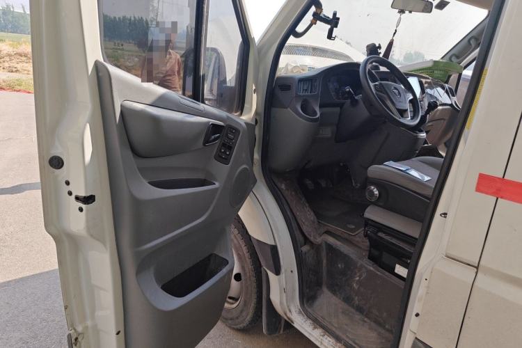 Used Foton Toano 2023 2.8T Manual Jixiang Van Extended Wheelbase Mid-Height Roof Rear Dual Tires 3-Seater Driver Seat