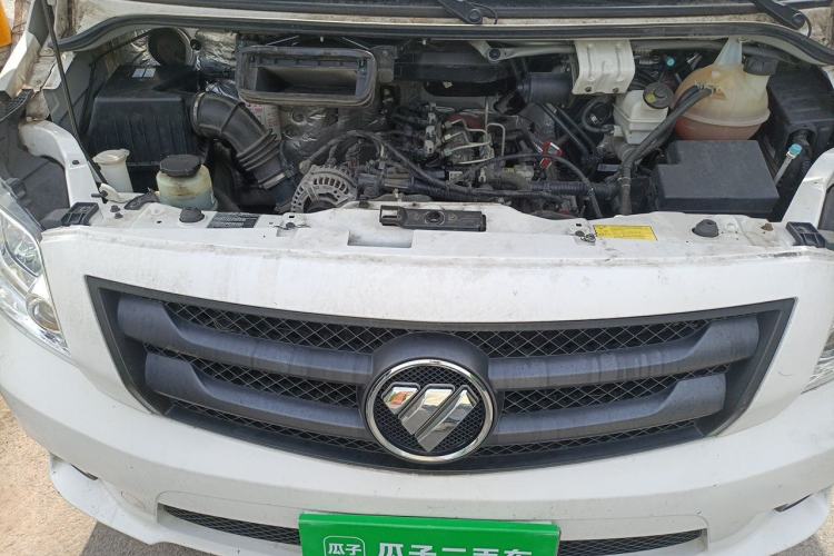 Used Foton Toano 2023 Cummins 2.8T Manual Jixiang Van Extended Wheelbase Mid-Roof Design Rear Dual Tires 3-Seater Configuration Engine Bay