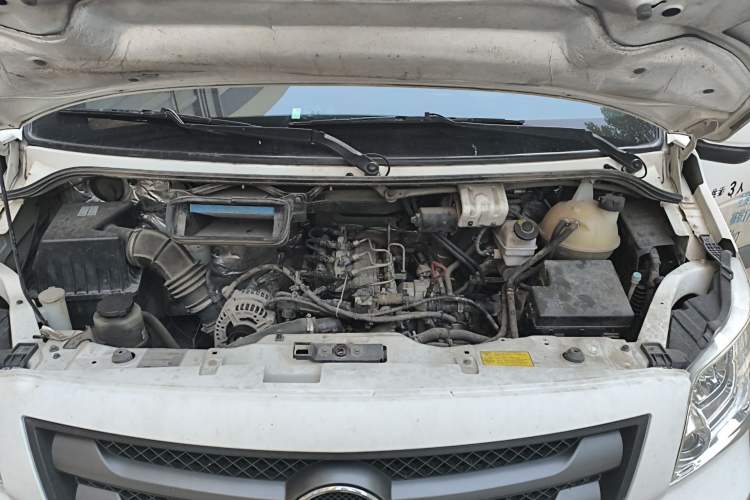 Used Foton Toano 2023 2.8T Manual Jixiang Van Extended Wheelbase Ultra-High Roof with Rear Dual Tires 3-Seater Engine Bay