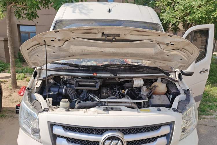 Used Foton Toano 2023 2.8T Manual Jixiang Van Extended Wheelbase Mid-Height Roof Rear Dual Tires 3-Seater Engine Bay