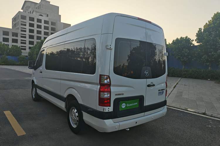 Used Foton Toano 2023 Joy Elephant Multi-Function 2.0T Manual Long-Wheelbase Mid-Roof Model with Single Rear Tire Available in 5/6/7/9-Seater Configurations Exterior 8