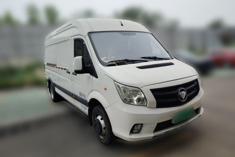 Used Foton Toano 2023 2.5T Manual Jixiang Van Extended Wheelbase Mid-Roof Design with Rear Dual Tires 3-Seater Front Right 45 Deg