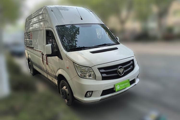 Used Foton Toano 2023 2.8T Manual Jixiang Van Extended Wheelbase Ultra-High Roof with Rear Dual Tires 3-Seater Front Right 45 Deg