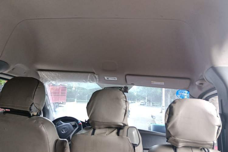 Used Foton Toano 2023 Joy Elephant Multi-Function 2.0T Manual Long-Wheelbase Mid-Roof Model with Single Rear Tire Available in 5/6/7/9-Seater Configurations Headliner