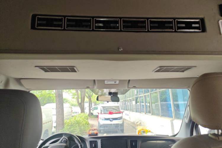 Used Foton Toano 2023 2.0T Automatic Jixiang Long-Wheelbase Mid-Height Rear Single Tire 7/9-Seater Headliner