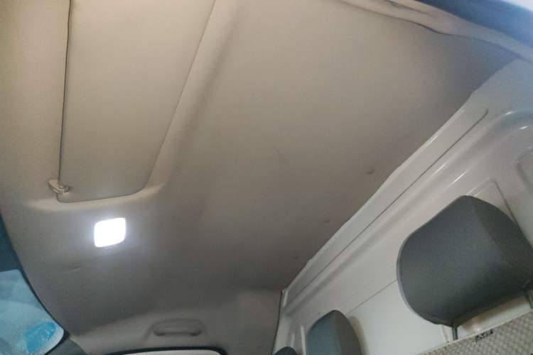Used Foton Toano 2023 Urban Edition Van 2.0T Manual Short Wheelbase Mid-Height Roof Rear Single Tire 3-Seater Headliner