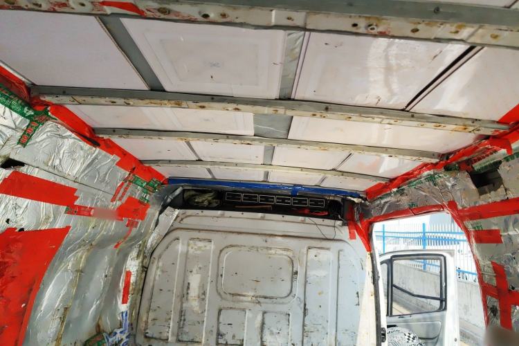 Used Foton Toano 2023 2.5T Manual Jixiang Van Extended Wheelbase Mid-Roof Design with Rear Dual Tires 3-Seater Headliner