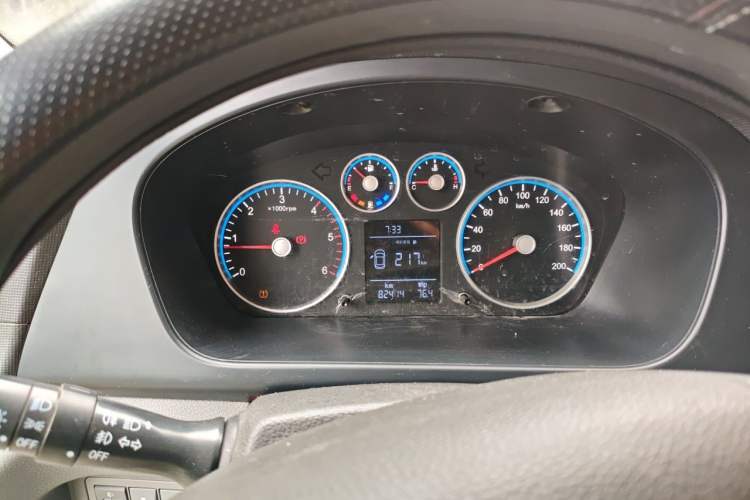 Used Foton Toano 2023 2.8T Manual Jixiang Van Extended Wheelbase Mid-Height Roof Rear Dual Tires 3-Seater Instrument Cluster