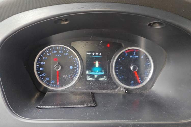 Used Foton Toano 2023 2.0T Automatic Jixiang Long-Wheelbase Mid-Height Rear Single Tire 7/9-Seater Instrument Cluster