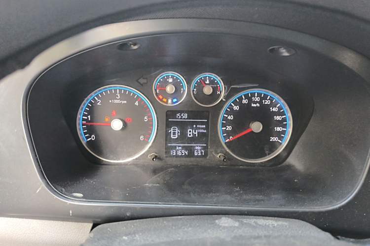 Used Foton Toano 2023 2.8T Manual Jixiang Van Extended Wheelbase Ultra-High Roof with Rear Dual Tires 3-Seater Instrument Cluster