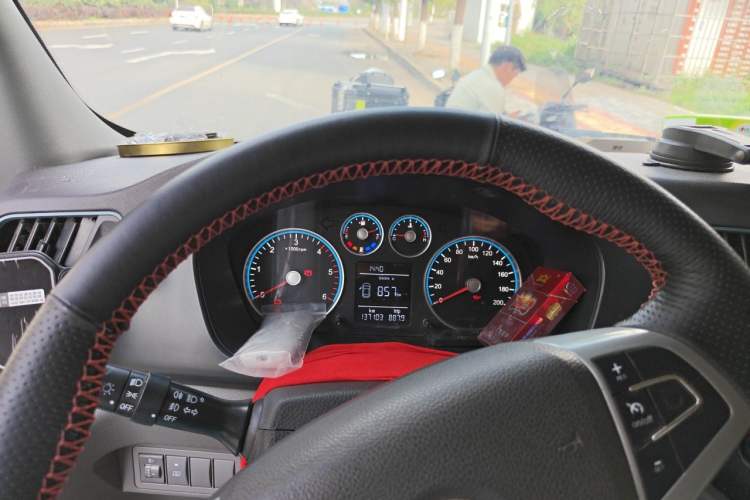 Used Foton Toano 2023 Cummins 2.8T Manual Jixiang Van Extended Wheelbase Ultra-High Roof Rear Dual Tires 3-Seater Instrument Cluster