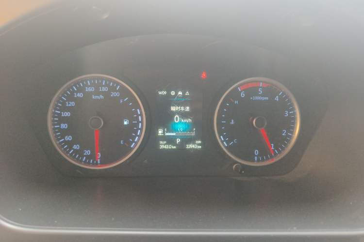 Used Foton Toano 2023 2.0T Automatic Jixiang Long-Wheelbase Mid-Height Rear Single Tire 7/9-Seater Instrument Cluster