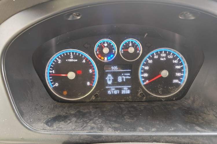 Used Foton Toano 2023 2.8T Manual Jixiang Van Extended Wheelbase Mid-Height Roof Rear Dual Tires 3-Seater Instrument Cluster