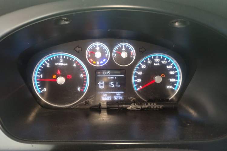 Used Foton Toano 2023 Joy Elephant Multi-Function 2.0T Manual Long-Wheelbase Mid-Roof Model with Single Rear Tire Available in 5/6/7/9-Seater Configurations Instrument Cluster