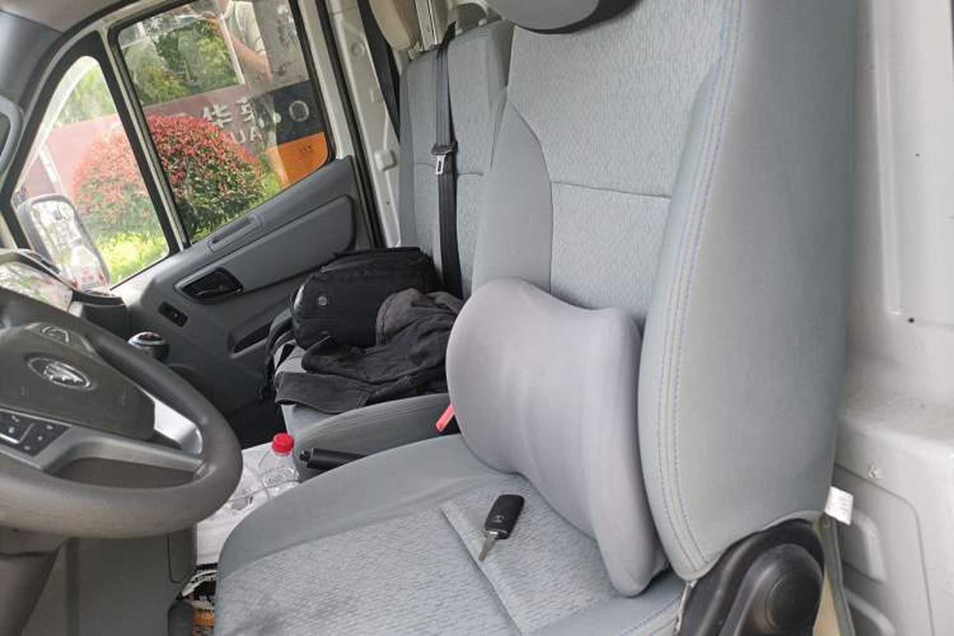 Used Foton Toano 2023 Cummins 2.8T Manual Jixiang Van Extended Wheelbase Mid-Roof Design Rear Dual Tires 3-Seater Configuration Left Front Seat