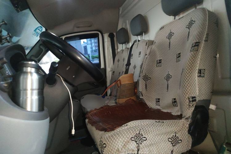 Used Foton Toano 2023 Urban Edition Van 2.0T Manual Short Wheelbase Mid-Height Roof Rear Single Tire 3-Seater Left Front Seat