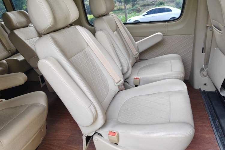 Used Foton Toano 2023 2.0T Manual Jixiang Long Wheelbase Mid-Top Rear Single Tire 7/9-Seater Left Rear Seat