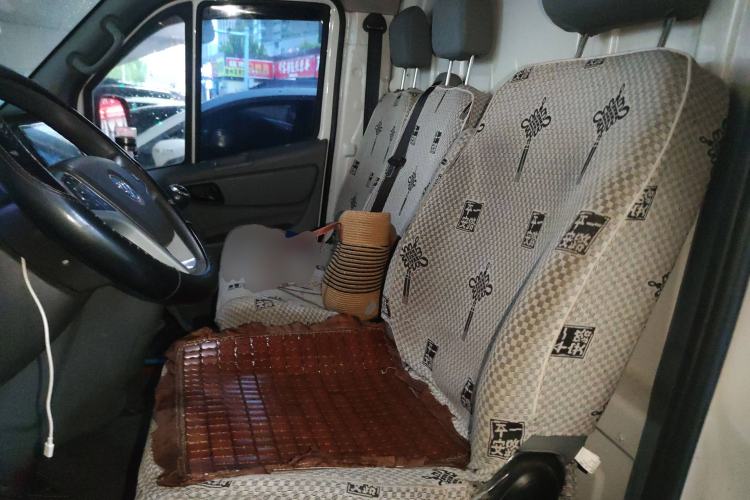Used Foton Toano 2023 Urban Edition Van 2.0T Manual Short Wheelbase Mid-Height Roof Rear Single Tire 3-Seater Left Rear Seat