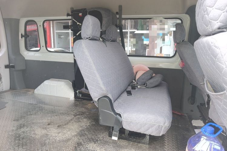 Used Foton Toano 2023 2.0T Automatic Jixiang Long-Wheelbase Mid-Height Rear Single Tire 7/9-Seater Left Rear Seat